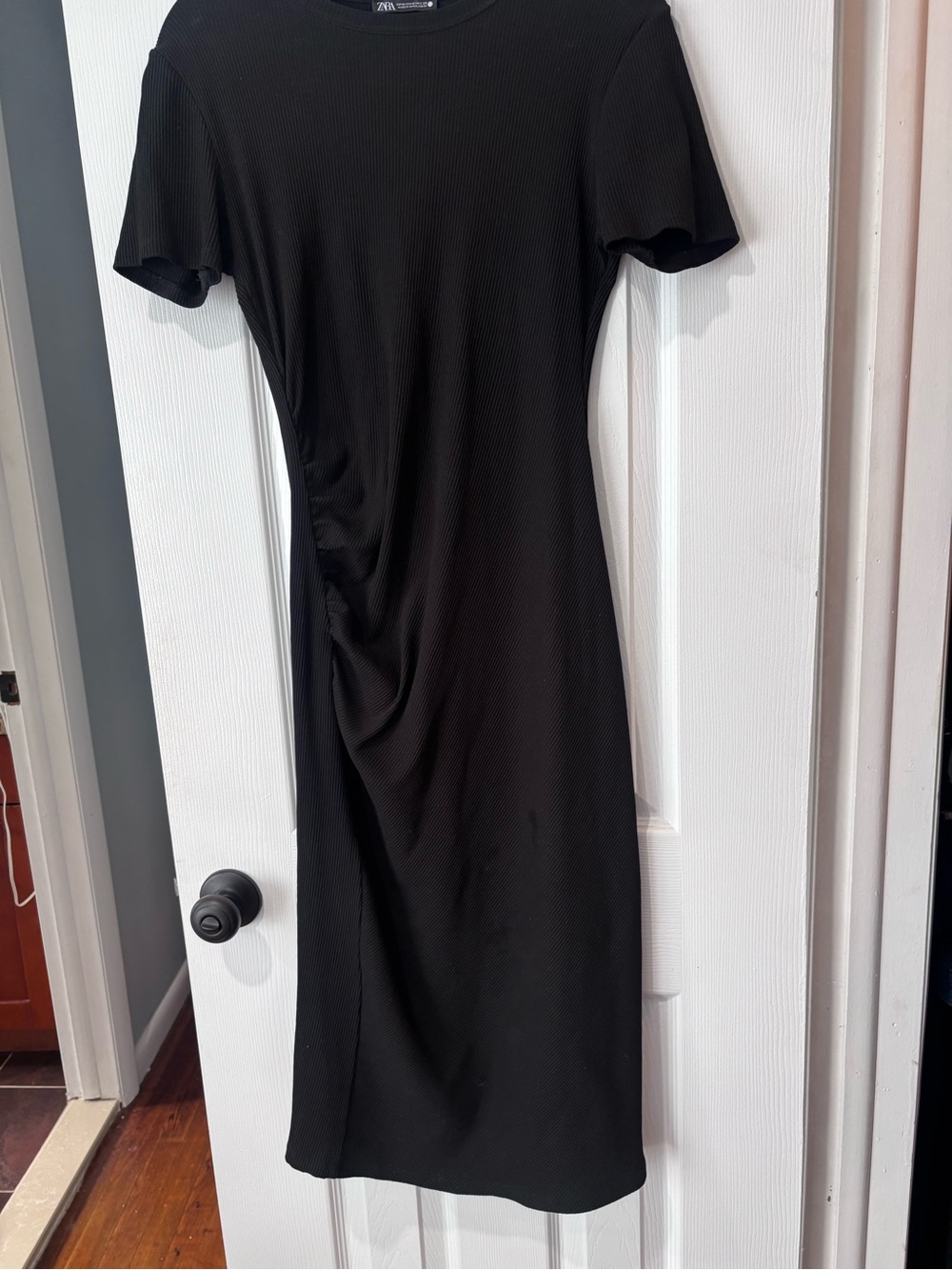 Zara Black Short-Sleeve Ribbed Midi Dress with Side Drape